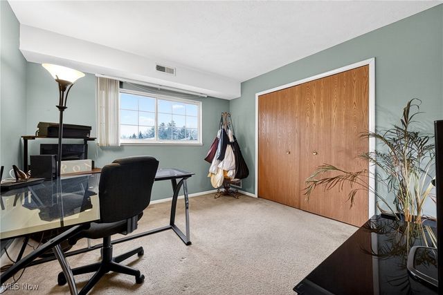 10373 Glenway Drive 202, Twinsburg, OH 44087