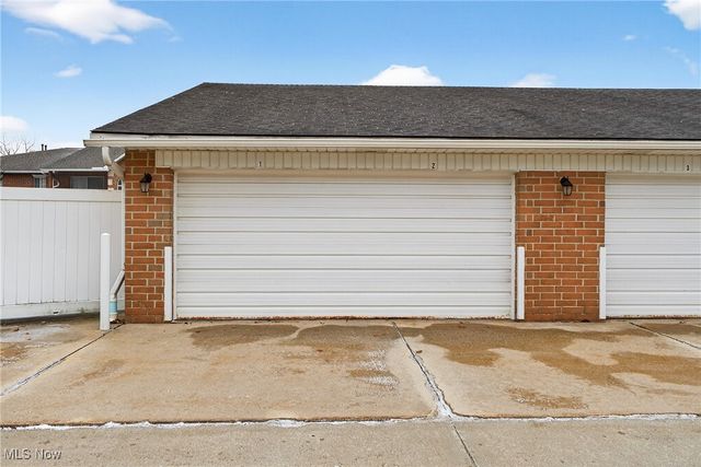 10373 Glenway Drive 202, Twinsburg, OH 44087