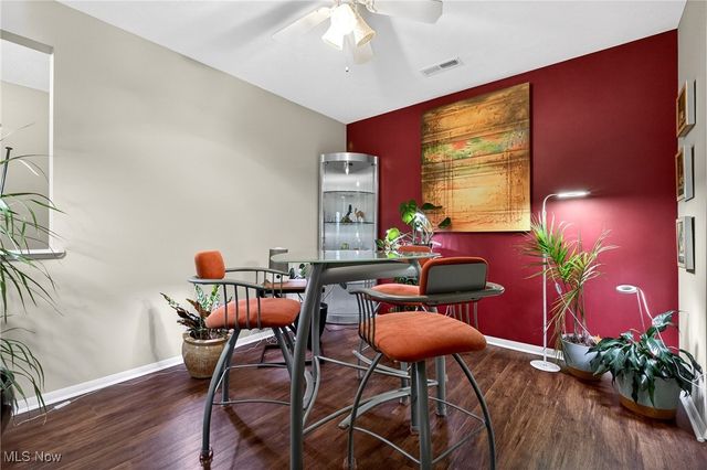 10373 Glenway Drive 202, Twinsburg, OH 44087