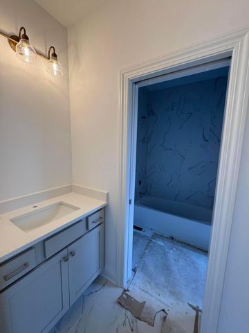 3299 Briarwood Lane, Lewis Center, OH 43035