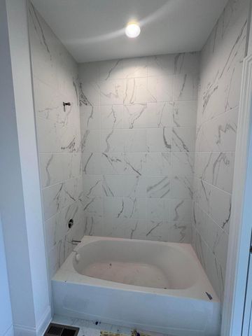 3299 Briarwood Lane, Lewis Center, OH 43035