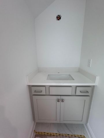 3299 Briarwood Lane, Lewis Center, OH 43035