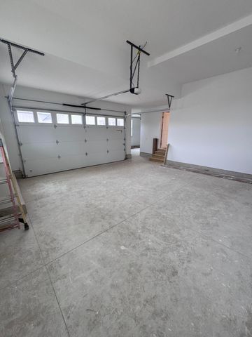 3299 Briarwood Lane, Lewis Center, OH 43035