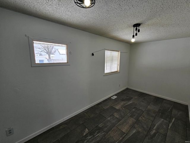 8 N 21st Street, Vincennes, IN 47591