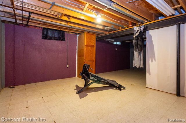 21467 Jewell Court, Grosse Ile, MI 48138