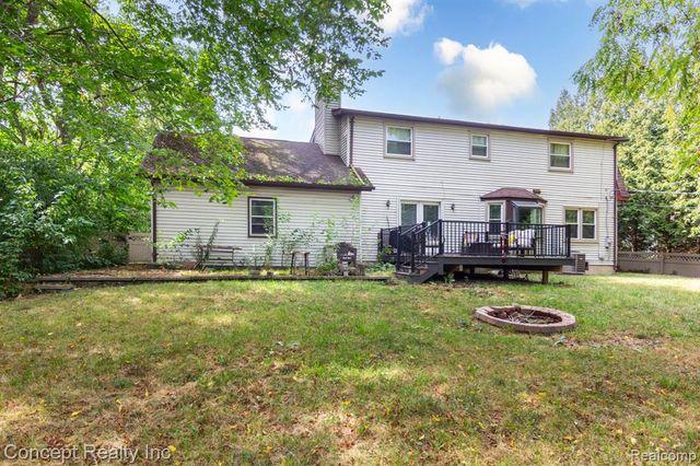 21467 Jewell Court, Grosse Ile, MI 48138