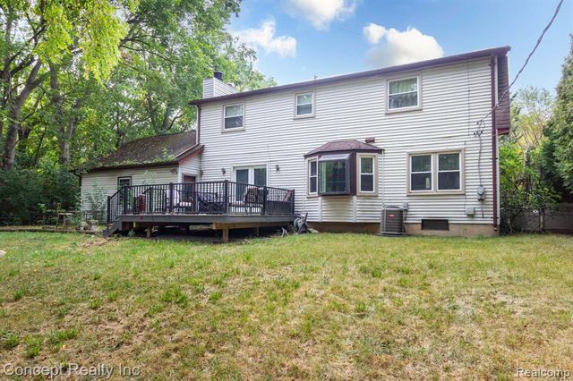21467 Jewell Court, Grosse Ile, MI 48138