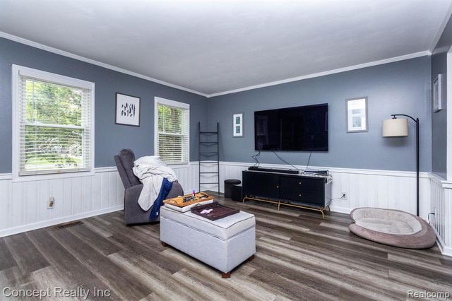 21467 Jewell Court, Grosse Ile, MI 48138