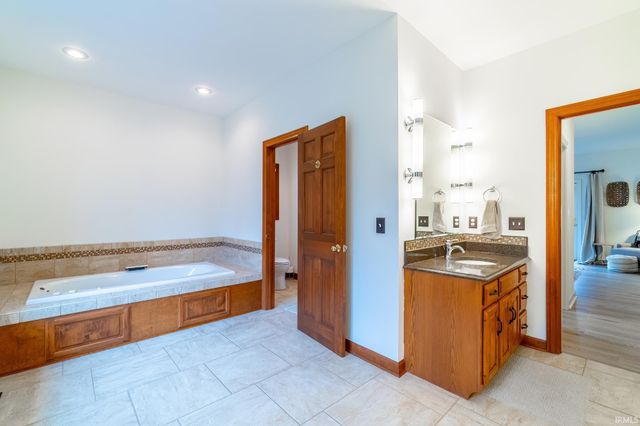 6306 W Hamilton Road, Fort Wayne, IN 46814