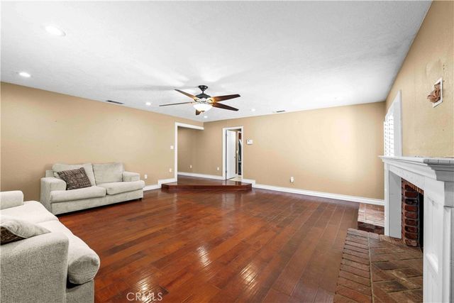 19989 Cronese Lane, Apple Valley, CA 92308