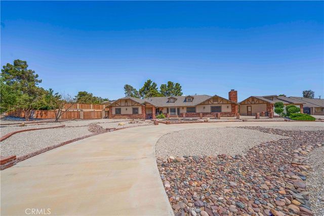 19989 Cronese Lane, Apple Valley, CA 92308
