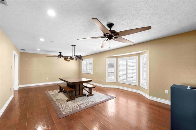 19989 Cronese Lane, Apple Valley, CA 92308
