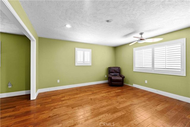 19989 Cronese Lane, Apple Valley, CA 92308