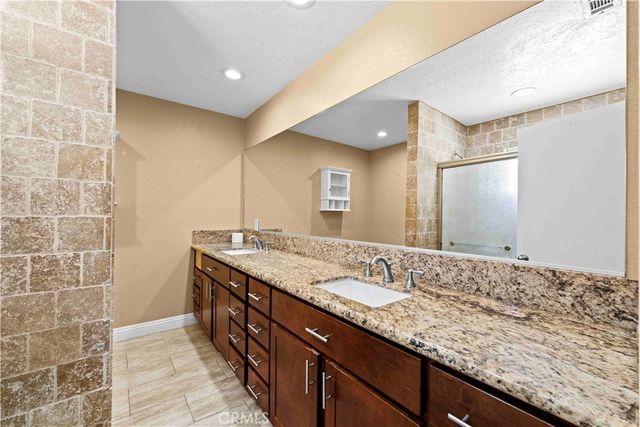 19989 Cronese Lane, Apple Valley, CA 92308