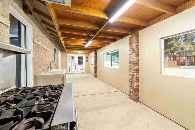 19989 Cronese Lane, Apple Valley, CA 92308