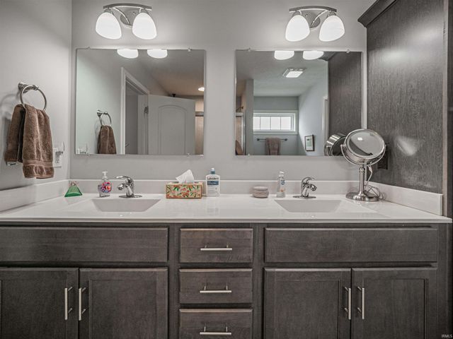 2209 Longway Court, Evansville, IN 47711