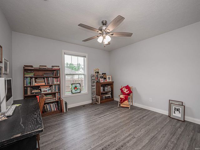 2209 Longway Court, Evansville, IN 47711