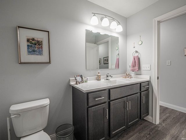 2209 Longway Court, Evansville, IN 47711