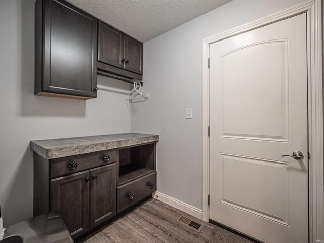 2209 Longway Court, Evansville, IN 47711