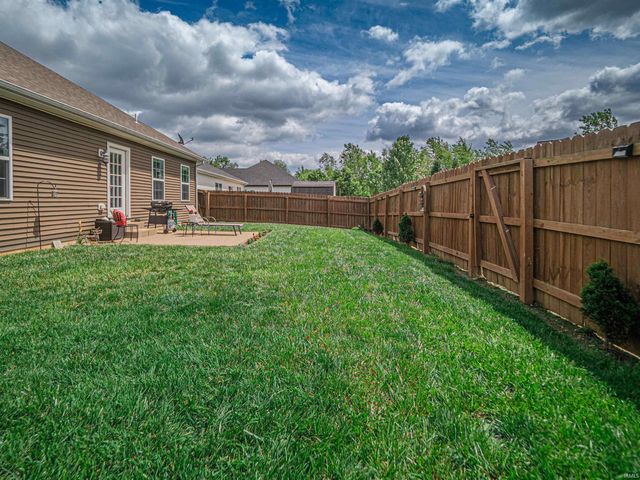 2209 Longway Court, Evansville, IN 47711