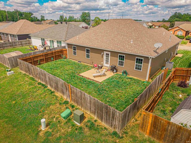 2209 Longway Court, Evansville, IN 47711