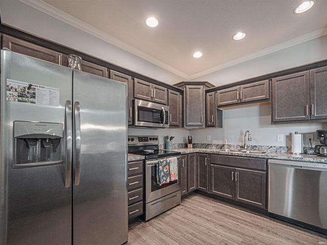 2209 Longway Court, Evansville, IN 47711