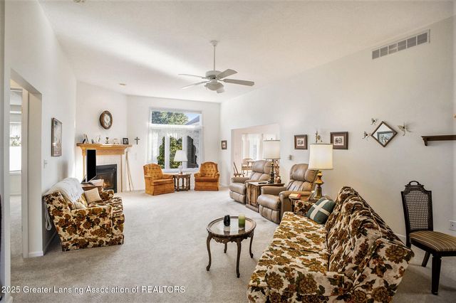 7635 Blue Spruce Lane, Lansing, MI 48917