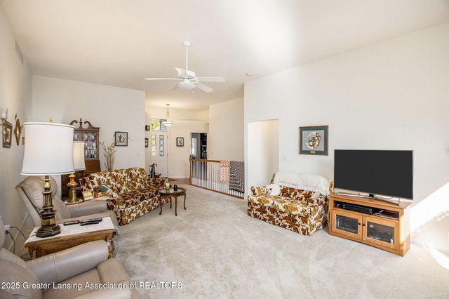 7635 Blue Spruce Lane, Lansing, MI 48917