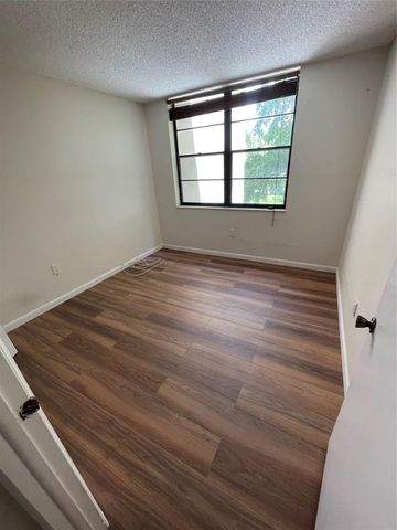 10855 SW 112th Ave 218, Miami, FL 33176