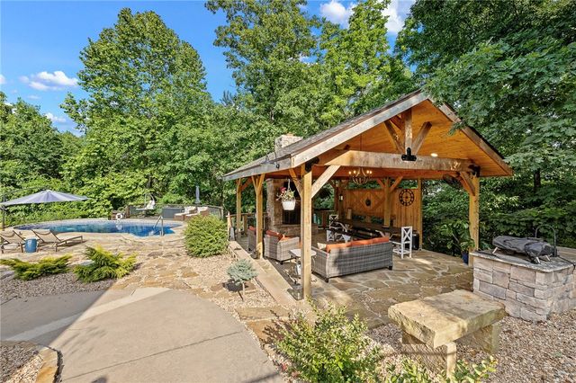 6 Leawood Place, Bella Vista, AR 72715