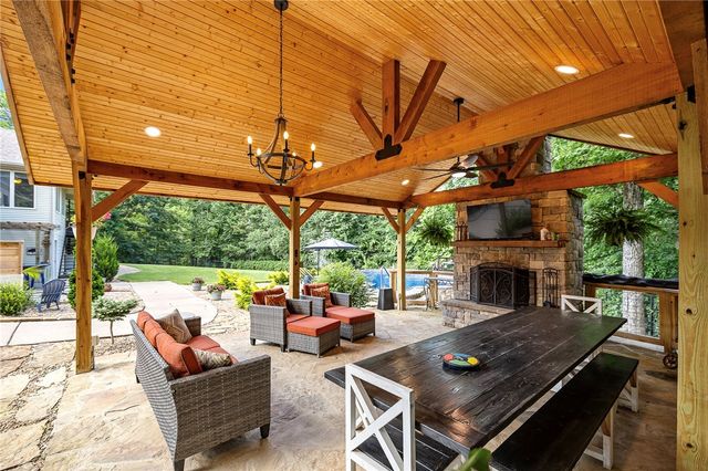 6 Leawood Place, Bella Vista, AR 72715