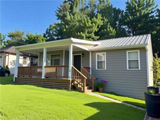 1296 NW NORTHWEST NW Drive, Atlanta, GA 30318