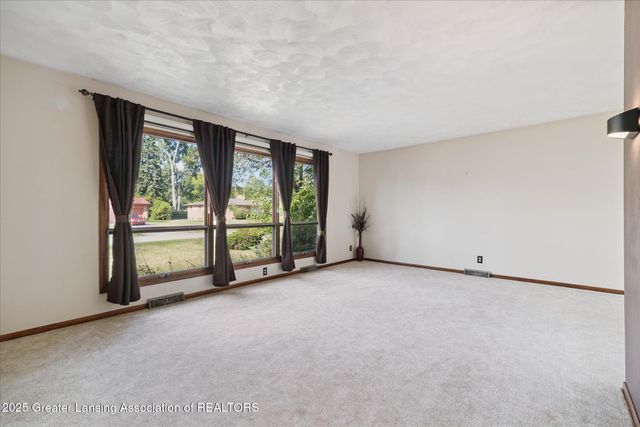 3701 Starlight Lane, Lansing, MI 48911