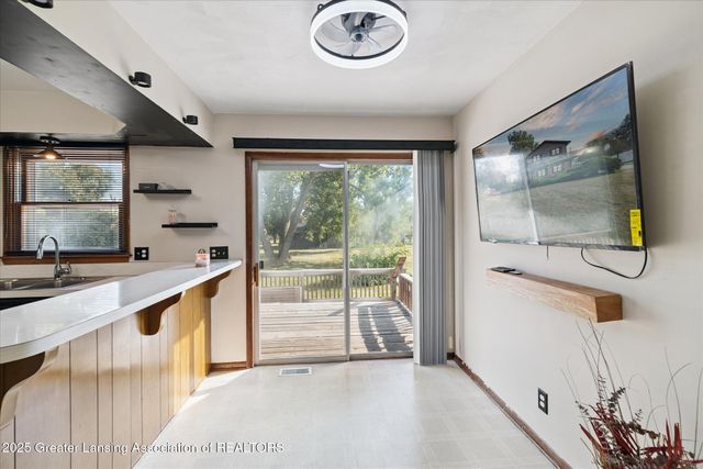 3701 Starlight Lane, Lansing, MI 48911