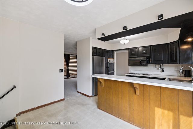 3701 Starlight Lane, Lansing, MI 48911