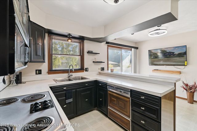 3701 Starlight Lane, Lansing, MI 48911