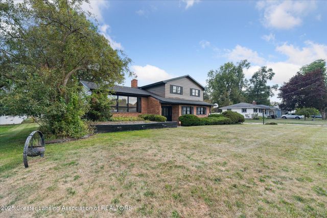 3701 Starlight Lane, Lansing, MI 48911