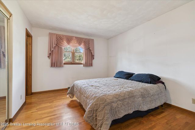 3701 Starlight Lane, Lansing, MI 48911