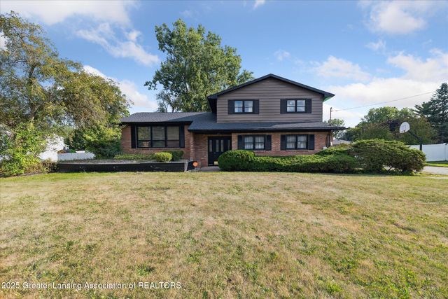 3701 Starlight Lane, Lansing, MI 48911