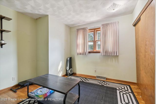 3701 Starlight Lane, Lansing, MI 48911