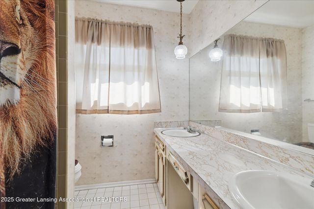 3701 Starlight Lane, Lansing, MI 48911