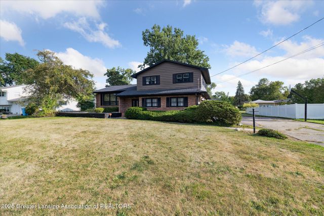 3701 Starlight Lane, Lansing, MI 48911