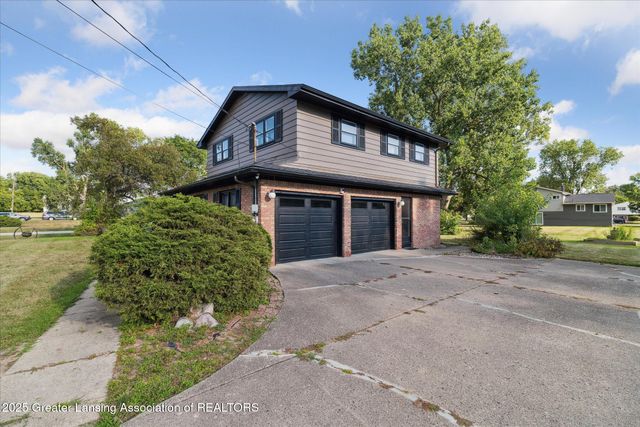 3701 Starlight Lane, Lansing, MI 48911