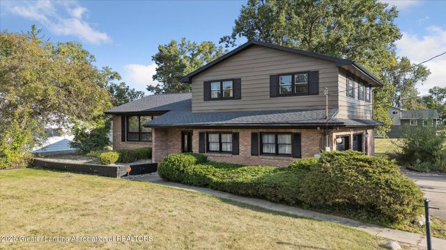 3701 Starlight Lane, Lansing, MI 48911