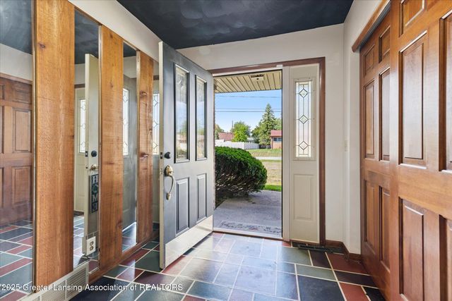 3701 Starlight Lane, Lansing, MI 48911