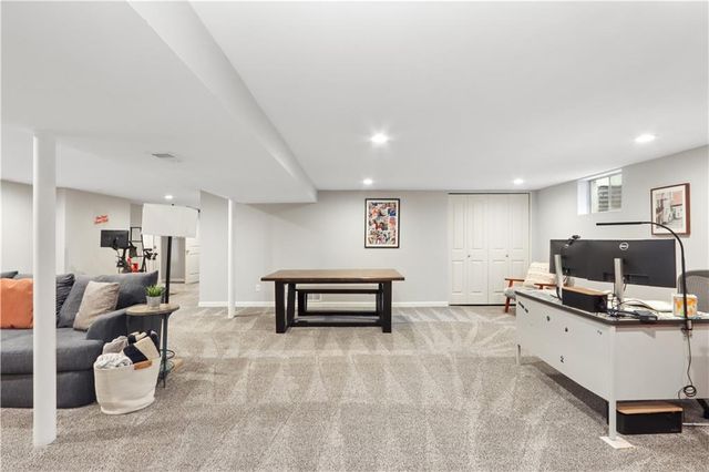 5313 Nieman Road W, Shawnee, KS 66203