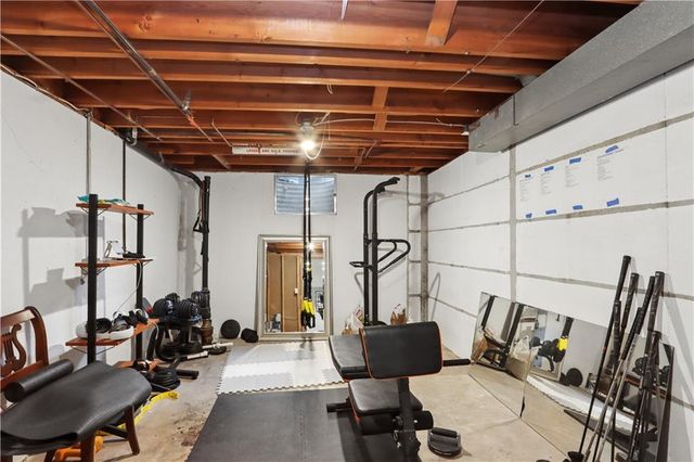 5313 Nieman Road W, Shawnee, KS 66203