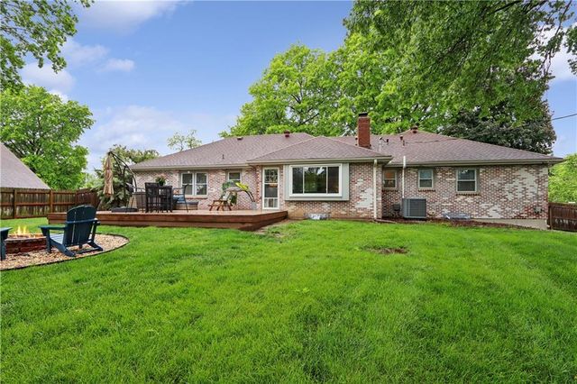 5313 Nieman Road W, Shawnee, KS 66203