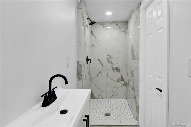 1052 E 227th Street, Bronx, NY 10466