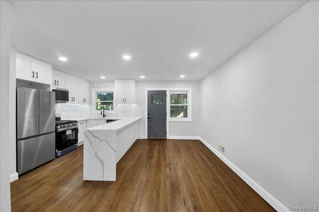 1052 E 227th Street, Bronx, NY 10466